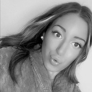 Meet your Posher, Mily